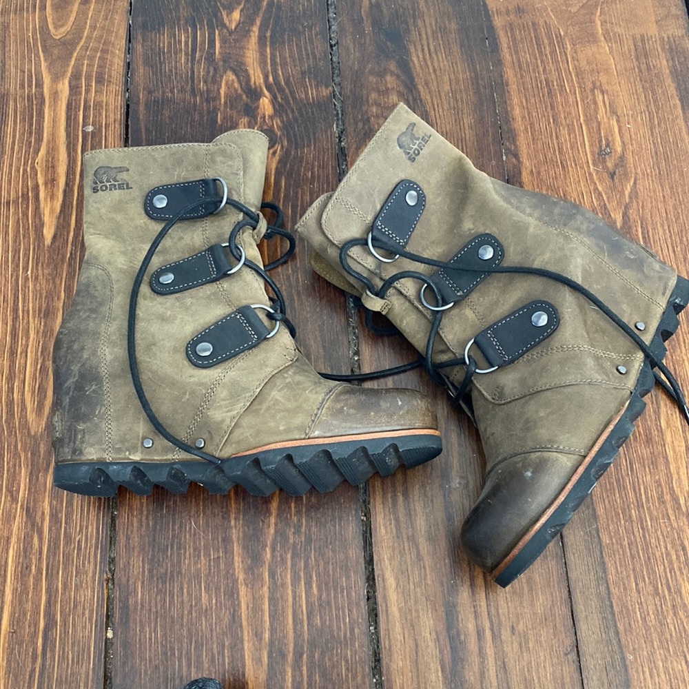 Sorel Joan of Arctic Wedge Womens Size 7 Boots